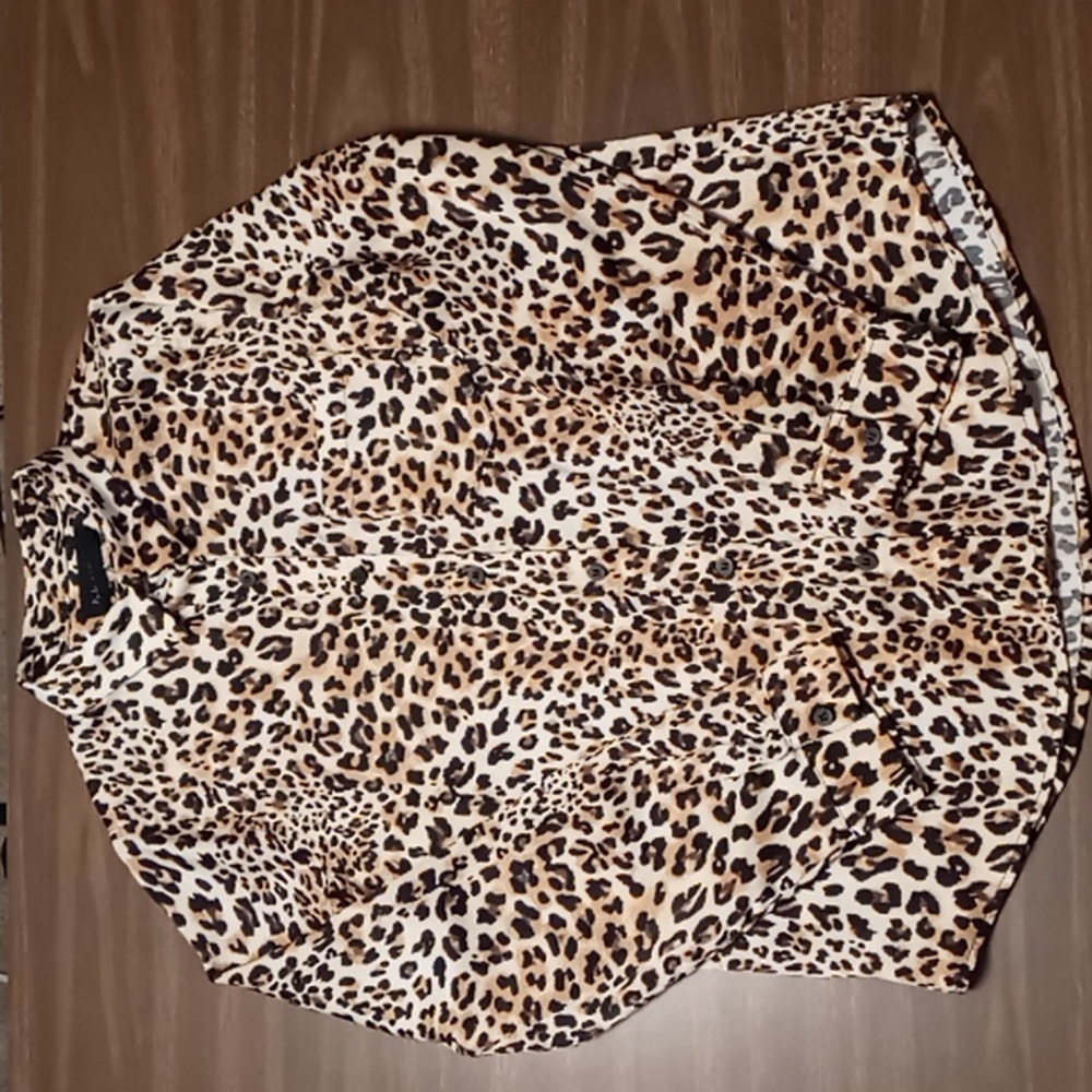 Bandit and the Babe Full Button Animal Print Blouse w Front Chest Pocket S